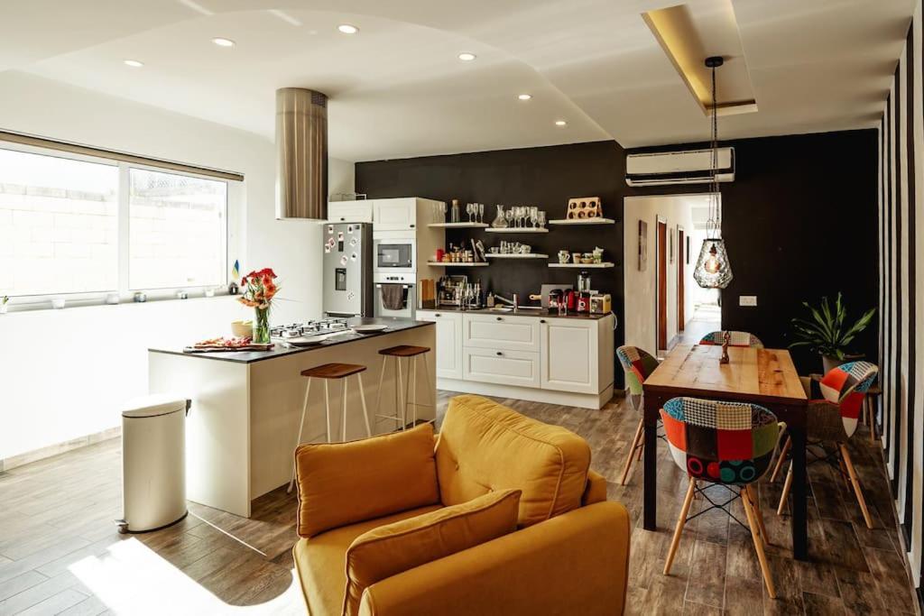 Luxury Designer Penthouse With Private Jacuzzi * Sliema
