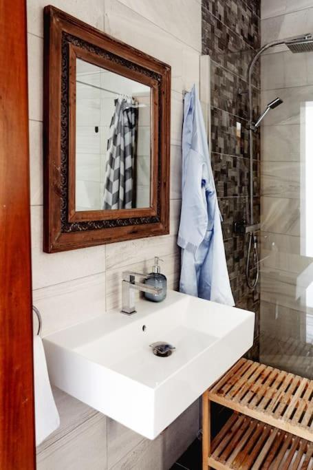 Luxury Designer Penthouse With Private Jacuzzi Sliema